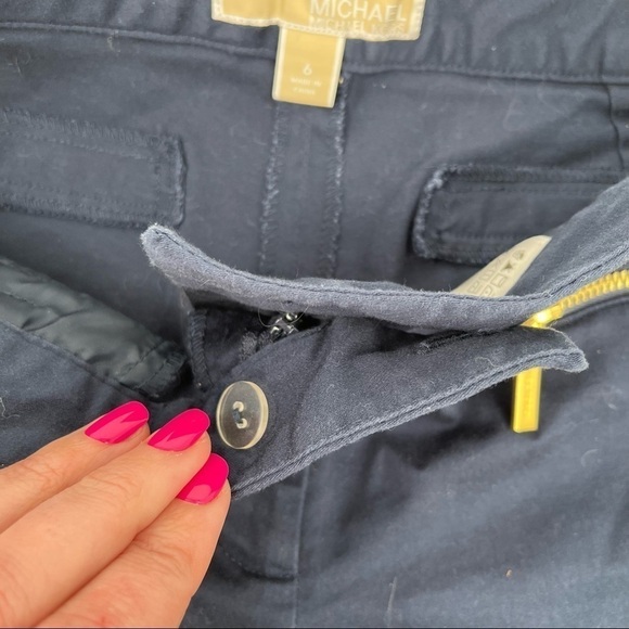 MICHAEL KORS Women’s Navy Khaki shorts with gold zipper pocket details size: 6 - Picture 9 of 9